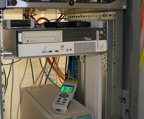 Das Echtzeit Datenlogger Temperaturmessger�t PCE-T 390 bei der Temperatur�berwachung