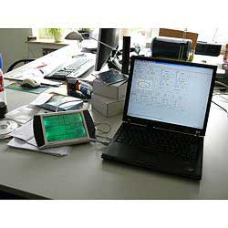 Funkwetterstation verbunden mit einem Laptop