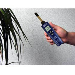 PCE-555 humidity detector: measuring humidity and temperature