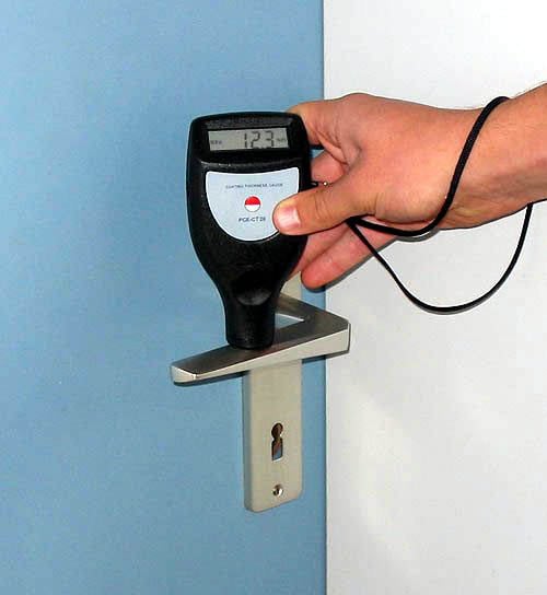 PCE-CT 28 (F/N) thickness meter: determining the thickness of lacquer on aluminium