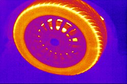 PCE-TC 3 Thermal Imaging Camera: thermal load on a wheel