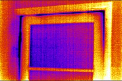 PCE-TC 4 Thermal Imaging Camera: heat leaking from a window
