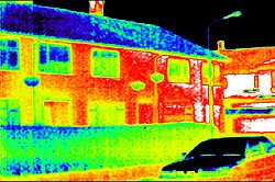 PCE-TC 4 Thermal Imaging Camera: thermal image of a building
