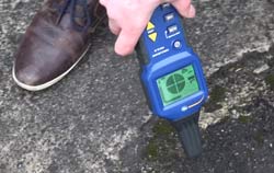 High precision coating thickness gauge withexternal sensor.