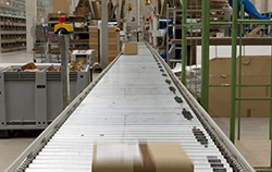 Parcel Scales application at distribution-centre.