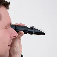 Refractometer PCE-032-LED with LED Lighting