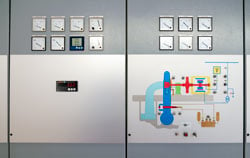 Tacómetro industrial para el control en una central eléctrica.
