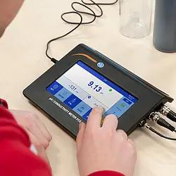 Medidor de pH de mesa - Imagen de uso