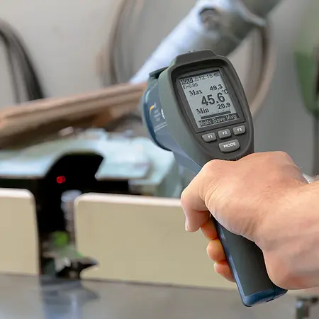 Comprobación de la temperatura con el termómetro