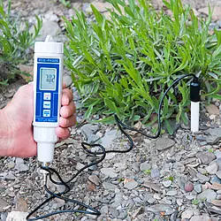 pH-metro para suelo en uso