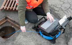 PCE Instruments kloakkamera under kloakinspektionen.