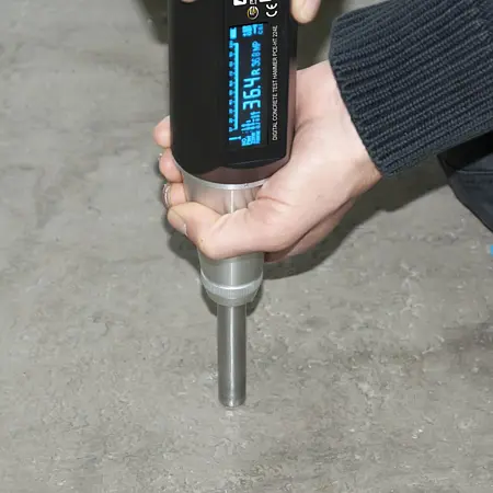 Beton test hammer / Sclerometer Anvendelsesbillede