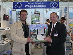 Besucher bei der Messe in Stuttgart