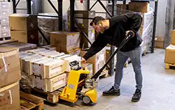 Hubwagenwaage wird auch zur Gewichtskontrolle eingesetzt.