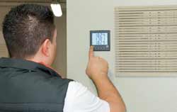 Spannungsanzeige in der Schaltwarte.