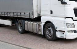 Fahrzeugwaage in der Anwendung bei einem LKW.