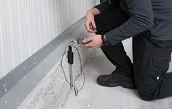 Vochtigheidsmeter PCE-PMI 4 in gebruik.