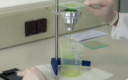 Tuitbeker tijdens gebruik.