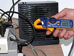 De Mini ampèremeter PCE- DC3 in gebruik