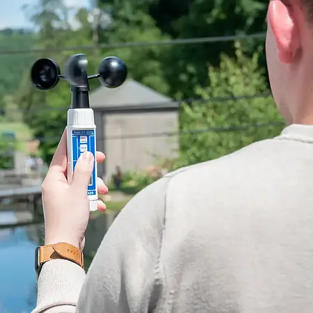 Cup anemometer in gebruik