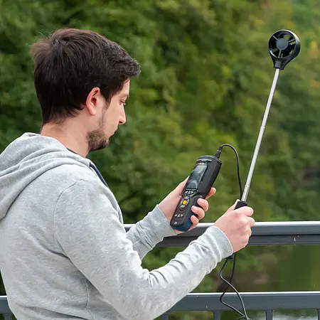 Luchtstroommeter in gebruik