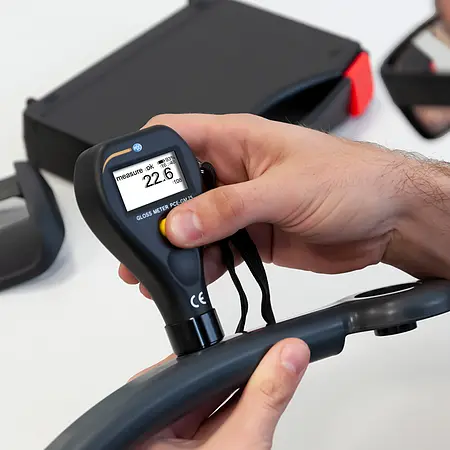 Materiaaltester in gebruik