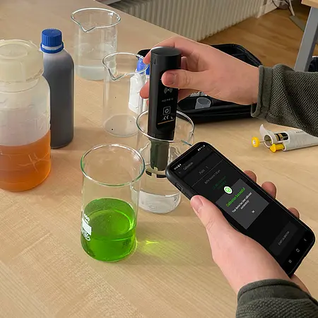 pH-meter in gebruik