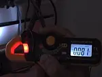 De Mini ampèremeter PCE- DC3 is ook te gebruiken in donkere ruimtes