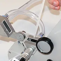 Refractometer in gebruik