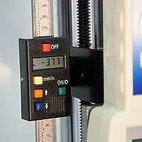 Testbank: Aflezing van de verplaatsing PCE-FTS 50