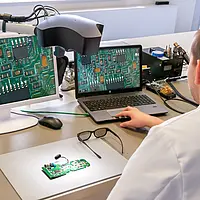Microscoop PCE-OVM 3D in gebruik