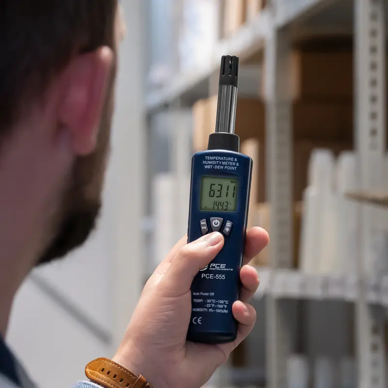 Handheld clearance thermo hygrometer