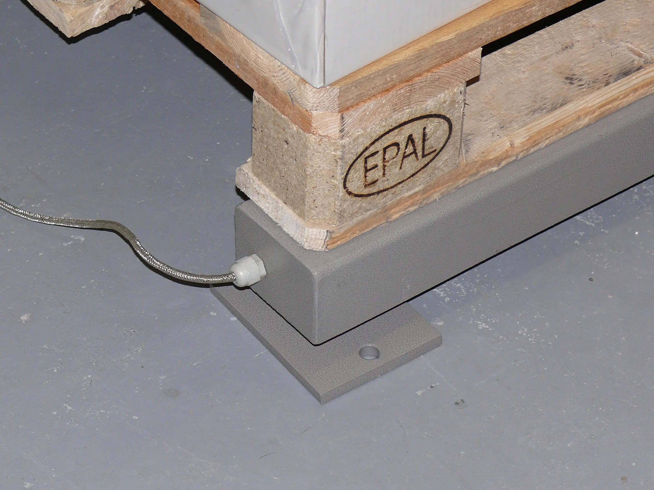From Weighing To Cutting: The Incredible Link Between Scales And Scalpels - 9d6lvfd