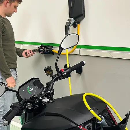 Electric Vehicle EV Tester / EV Test Instrument PCE-DC 9EV application