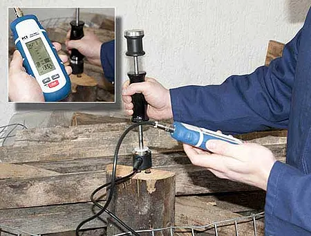 Multifunction Timber Moisture Meter PCE-MMK 1 on Wood