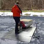 Floor Scale PCE-SD 300 SST in use