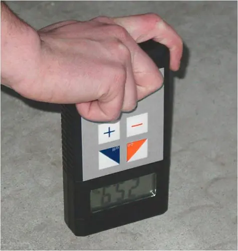 Medidor de humedad en materiales, suelos y paredes hasta 4 cm. de