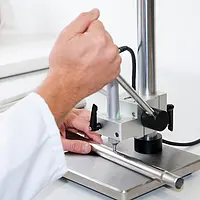 Máquina de ensayo de dureza