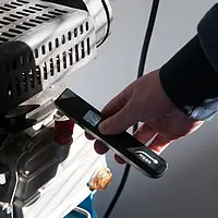 Pirómetro midiendo en un compresor