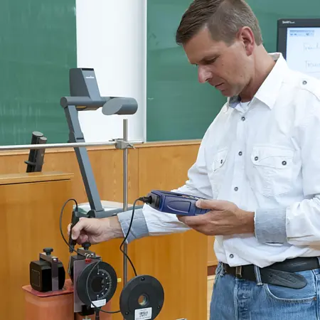 Magnetometer / Magnetic Field Detector Application picture