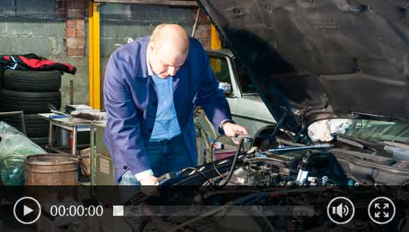 Inspection d'un moteur avec une de nos cameras endoscopiques