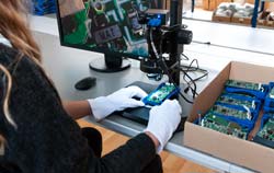 Microscope pour applications de contrôle de qualité