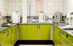 L'hygromètre de laboratoire dans un laboratoire dentaire.