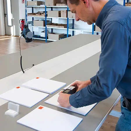 Appareil de mesure pour plastique