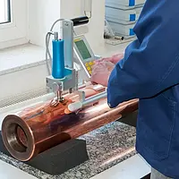 Banc d'essai pour appareil d'essai de matériaux