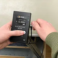 Mesureur de champs électrostatiques | Exemple d'utilisation