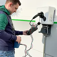 Testeur pour bornes de charge de véhicules électriques Utilisation