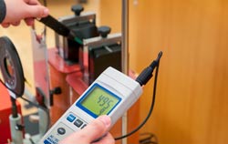 Electromagnetic field meter PCE-MF 3000 in an  experimental setup.