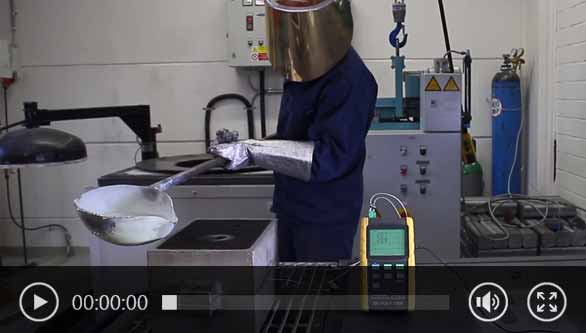 The application created video shows an experimental cast of a connecting rod of the University of South Westfalia Meschede, it is a component of a piston compressor which is used for the transmission of force between piston and crankshaft. The temperature profile of the aluminium