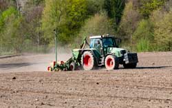 Medidor de pH en la agricultura para el suelo.